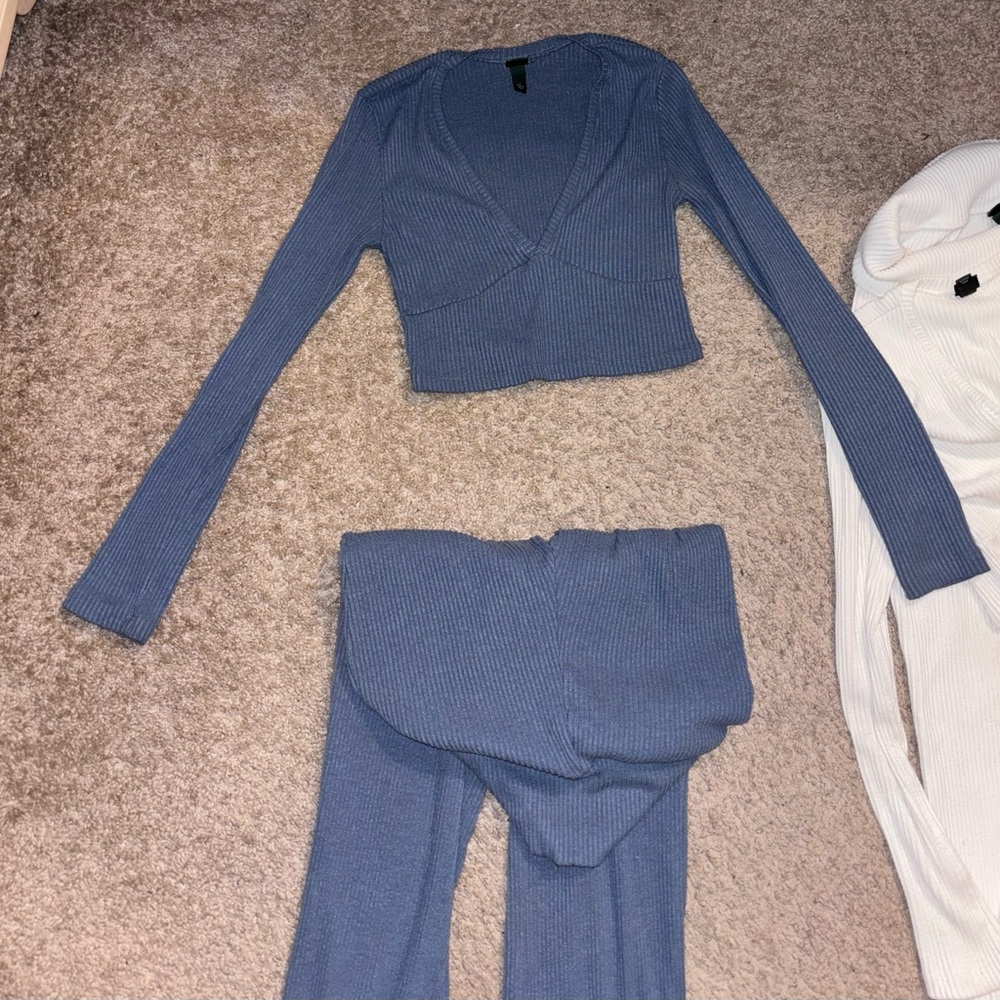 2 Ribbed Long Sleeve CropTop & High-Waist Flare Pants Sets- Blue & Cream - Picture 12 of 16